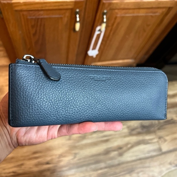 Coach Organizer Case - Picture 1 of 4